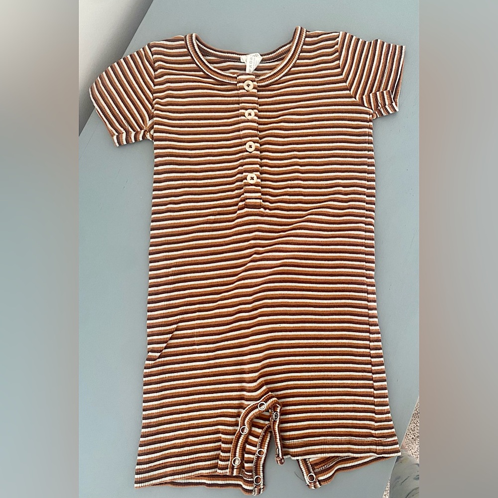 GUC Kate Quinn 2T short suit